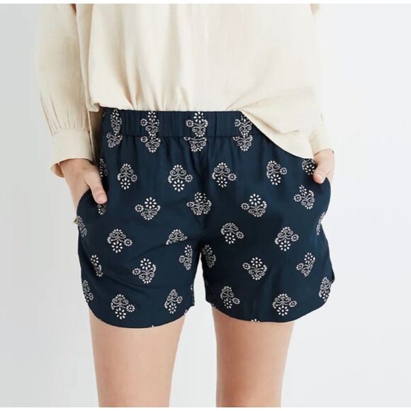 Madewell Pants - Madewell Drapey Pull-On Shorts in Flower Stamp Size Medium Viscose Lightweight